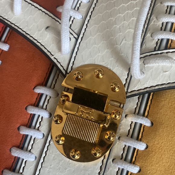 RARE Amanti Satchel - Picture 5 of 9